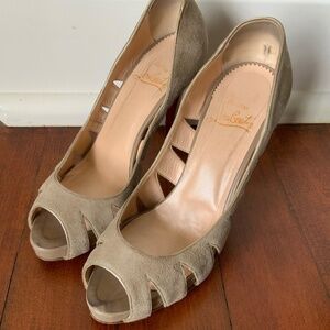 Christian Louboutin Nude & Gold Suede Cut-Out Pumps with Peep-Toe Size 38